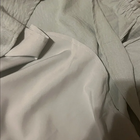 Rokoko Women's Sage Green Ruffle Blouse Large NWT - Picture 5 of 5